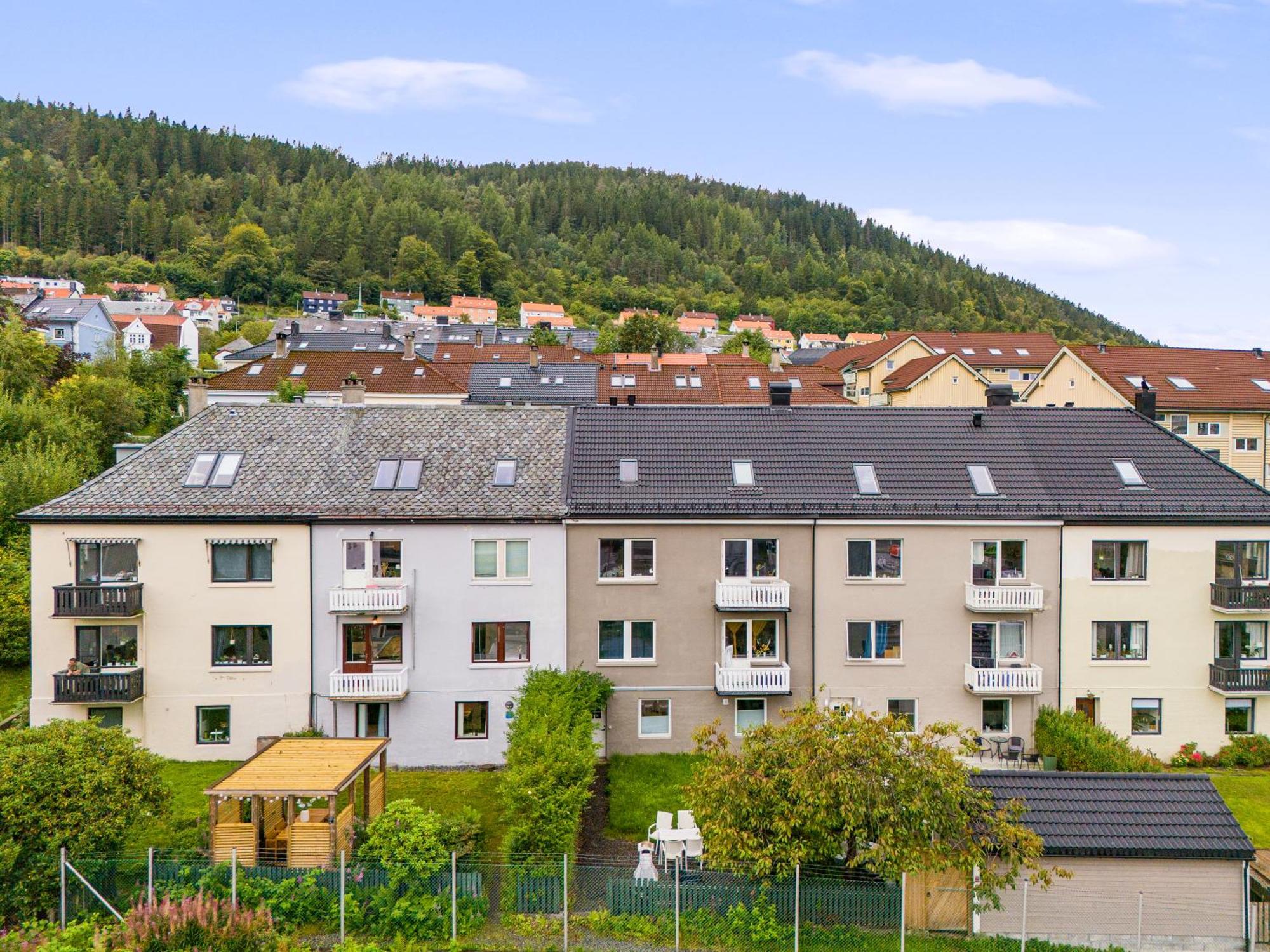 Pergola - 5min To Facilities- Family Friendly Lejlighed Bergen